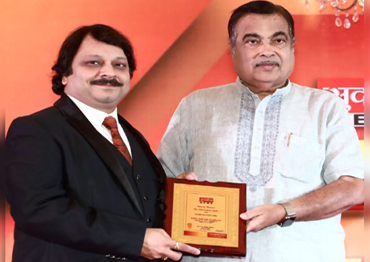 Best Sexologist Dr. Shriyans Jain Honoured by Nitin Gadkari