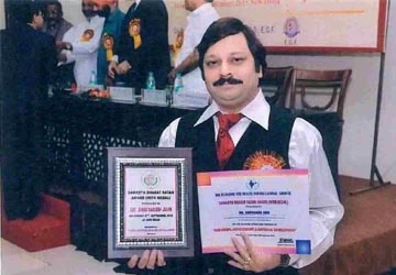 life-time-achievement-award-to-Dr-Shriyans-jain by-H.E. Korn